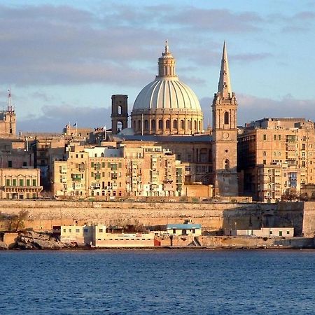 Prime Location Apartment With Side Seaviews Sliema Eksteriør bilde