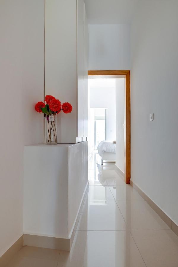 Prime Location Apartment With Side Seaviews Sliema Eksteriør bilde