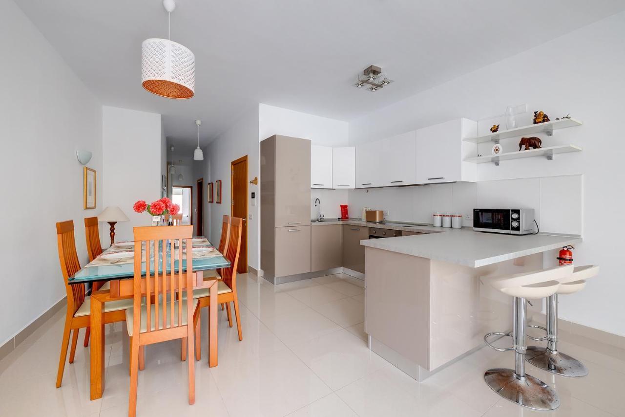 Prime Location Apartment With Side Seaviews Sliema Eksteriør bilde