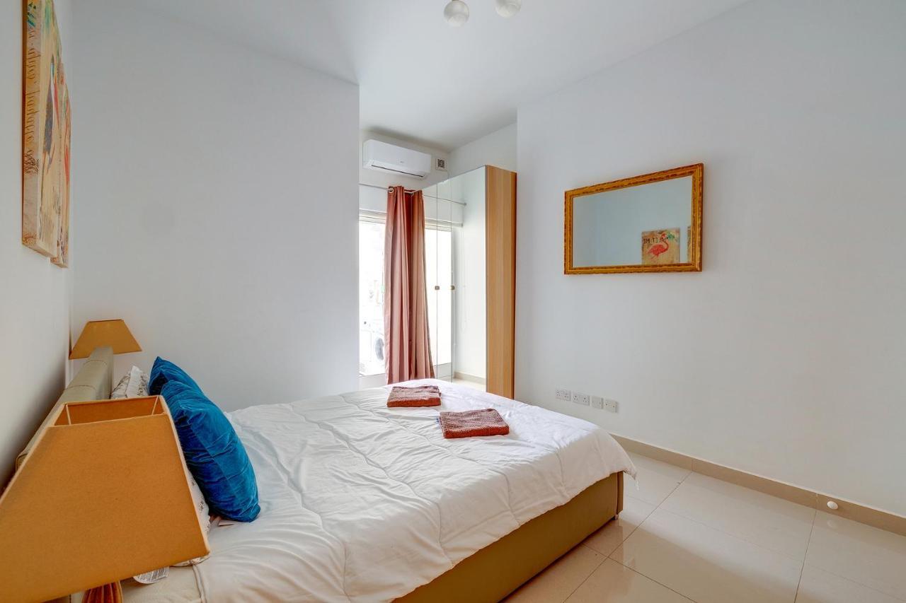 Prime Location Apartment With Side Seaviews Sliema Eksteriør bilde
