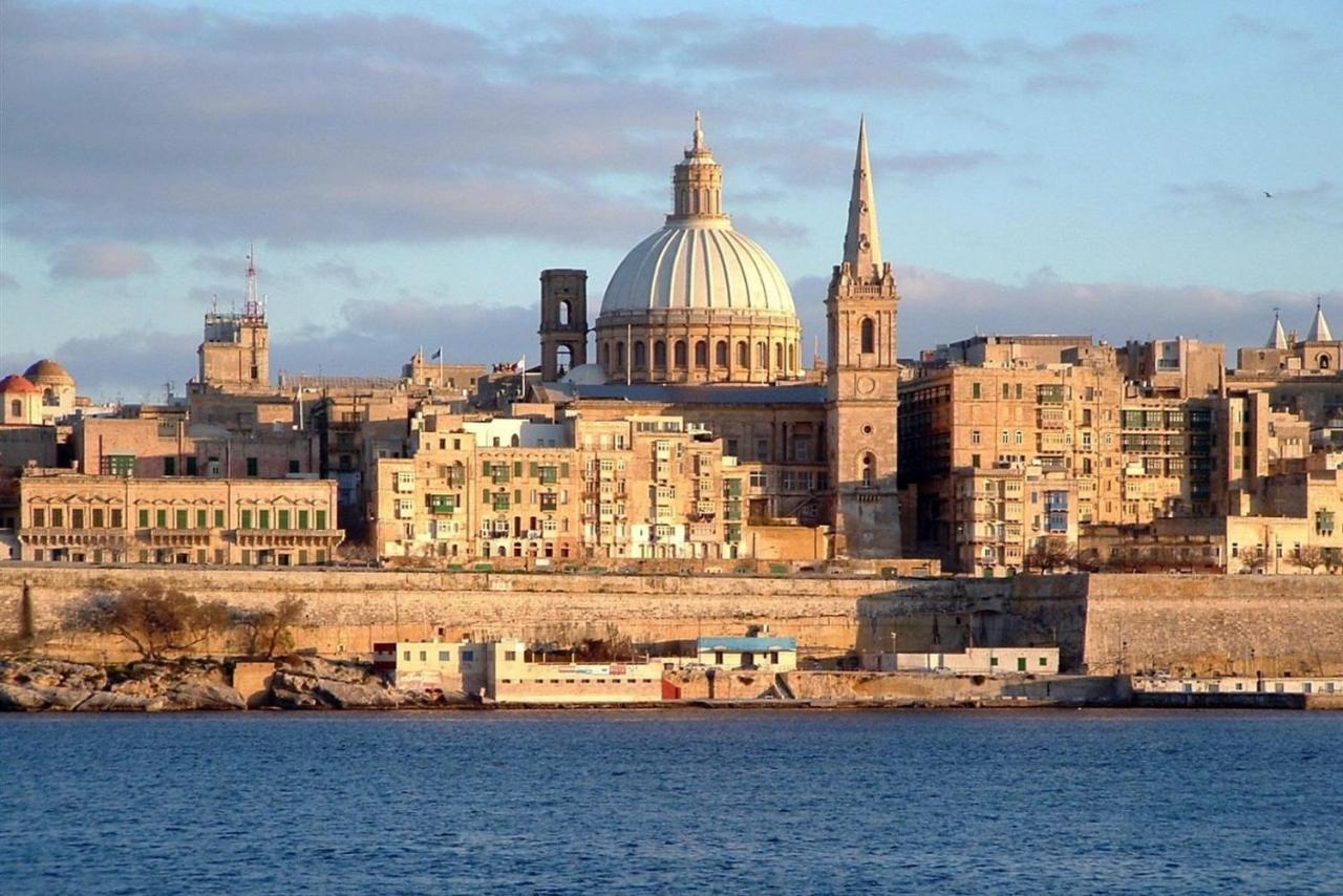 Prime Location Apartment With Side Seaviews Sliema Eksteriør bilde