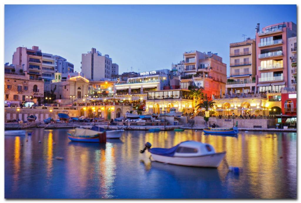Prime Location Apartment With Side Seaviews Sliema Eksteriør bilde