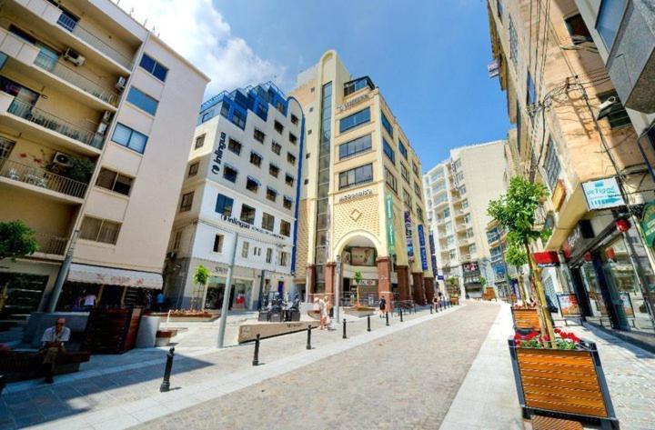 Prime Location Apartment With Side Seaviews Sliema Eksteriør bilde