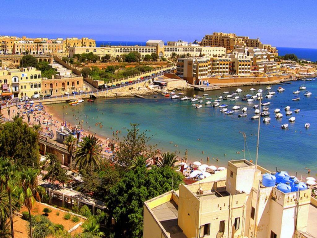 Prime Location Apartment With Side Seaviews Sliema Eksteriør bilde