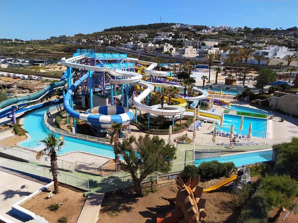 Prime Location Apartment With Side Seaviews Sliema Eksteriør bilde